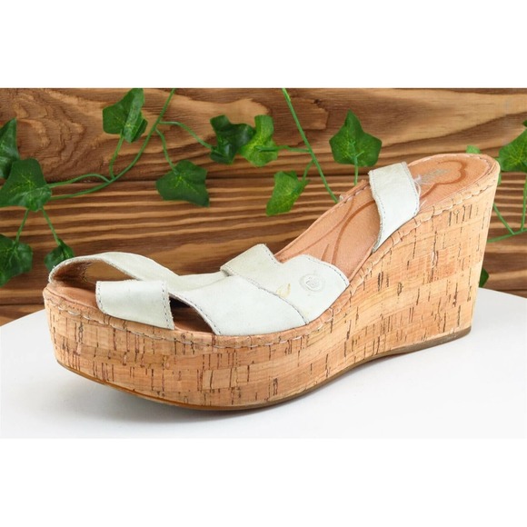 Born Sz 10 M Beige‎ Ankle Strap Leather Women Sandals - Picture 1 of 7